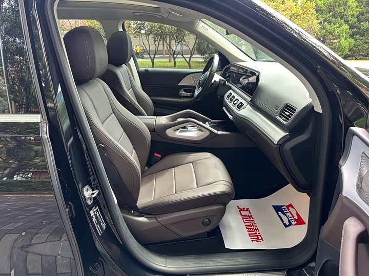 Фото 20 - Mercedes-Benz GLS-Class