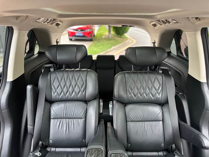 Фото 13 - Honda Elysion