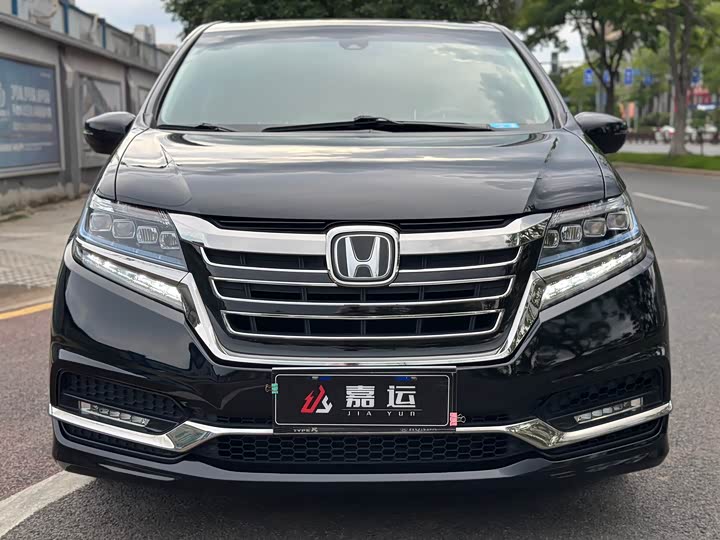 Фото 2 - Honda Elysion