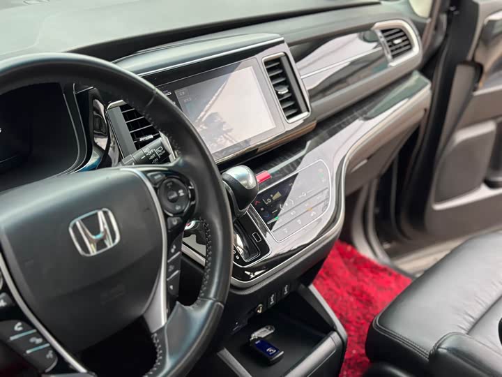 Фото 20 - Honda Elysion