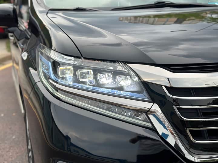 Фото 25 - Honda Elysion