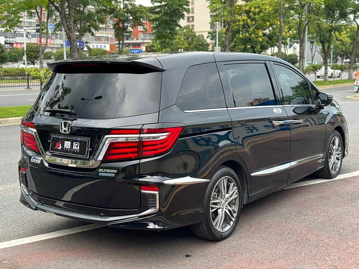 Фото 5 - Honda Elysion