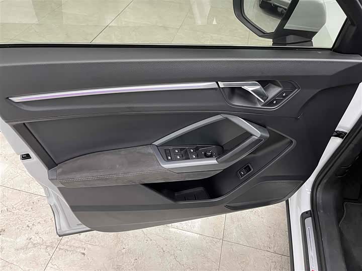 Фото 10 - Audi Q3 Sportback