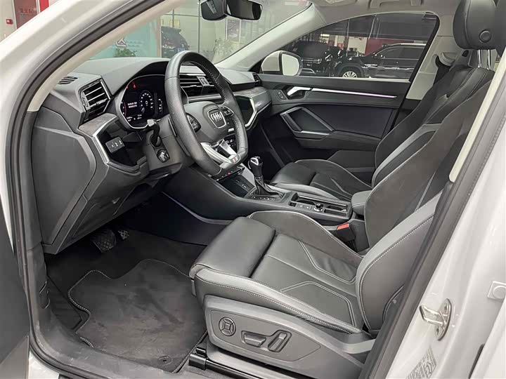 Фото 11 - Audi Q3 Sportback