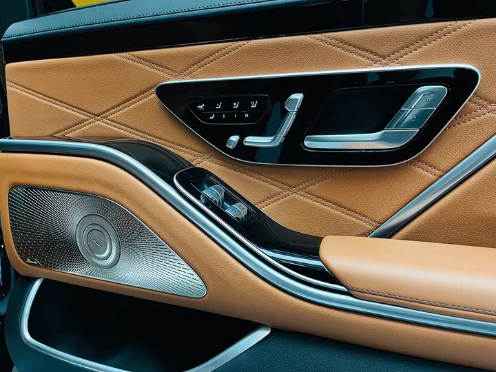 Фото 14 - Mercedes-Benz Maybach S-Class