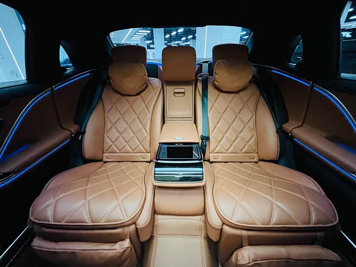 Фото 15 - Mercedes-Benz Maybach S-Class