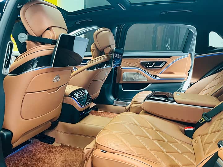 Фото 9 - Mercedes-Benz Maybach S-Class