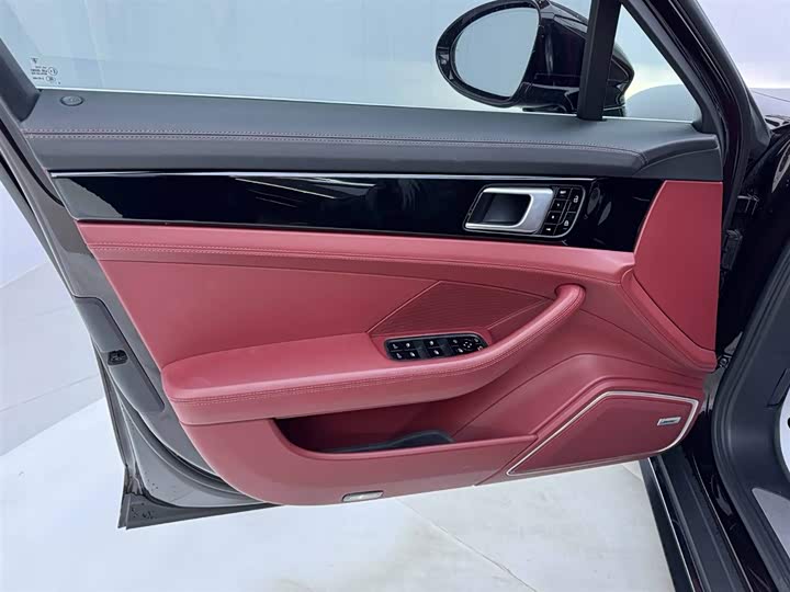 Фото 13 - Porsche Panamera