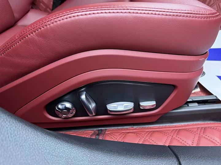 Фото 17 - Porsche Panamera