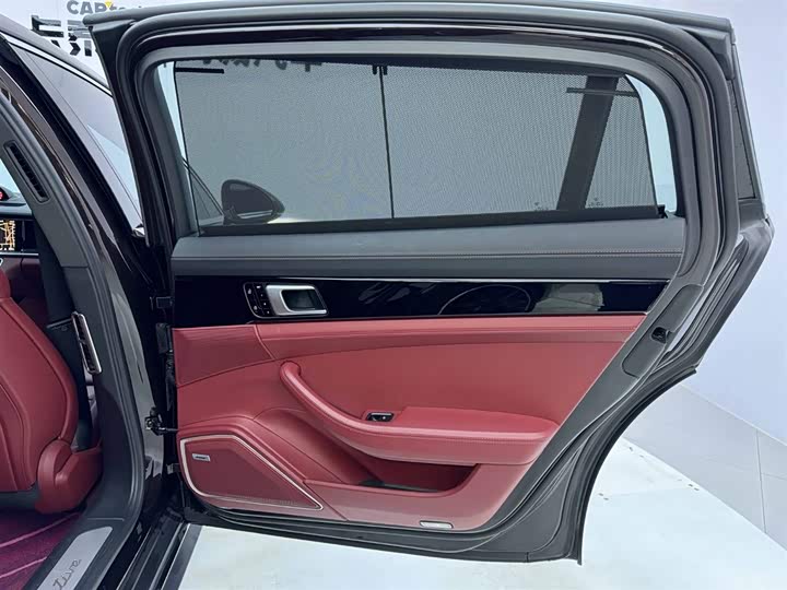 Фото 20 - Porsche Panamera