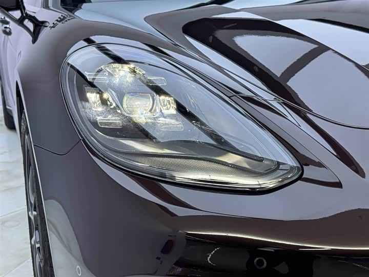 Фото 29 - Porsche Panamera