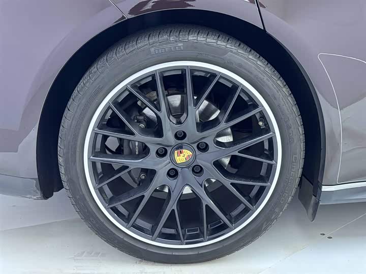 Фото 31 - Porsche Panamera