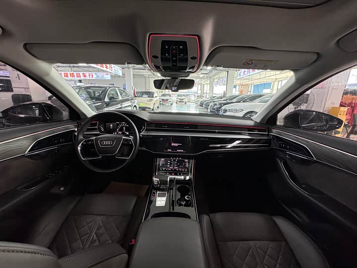 Фото 8 - Audi A8