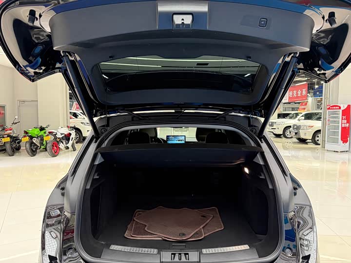 Фото 10 - Lincoln Corsair