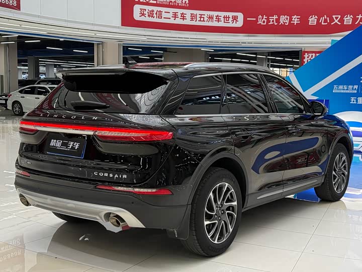 Фото 13 - Lincoln Corsair