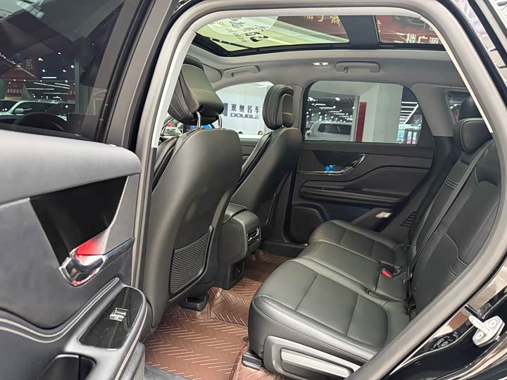 Фото 8 - Lincoln Corsair