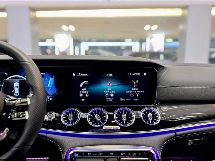 Фото 14 - Mercedes-Benz AMG GT