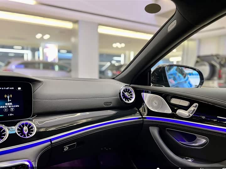 Фото 15 - Mercedes-Benz AMG GT