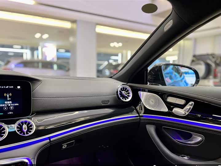 Фото 16 - Mercedes-Benz AMG GT