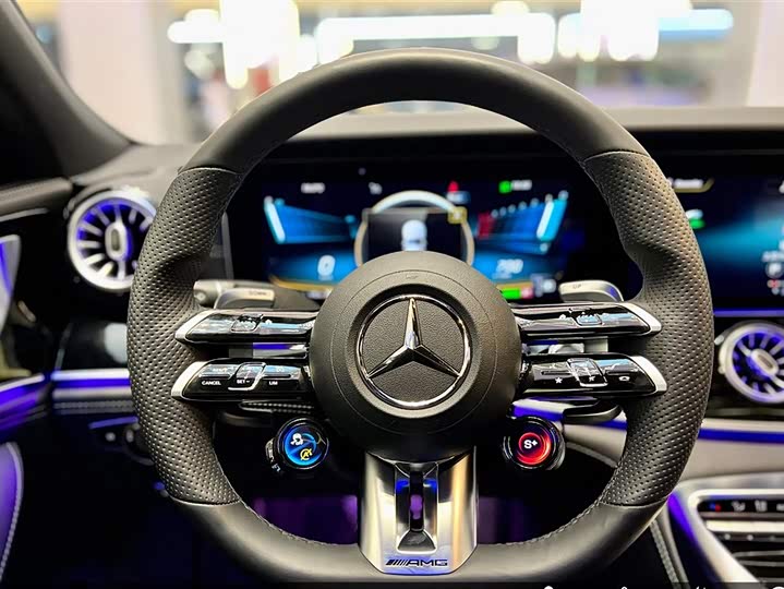 Фото 19 - Mercedes-Benz AMG GT