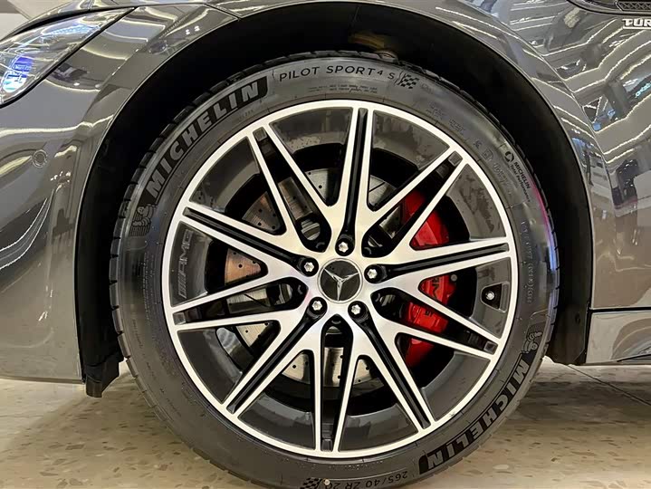 Фото 22 - Mercedes-Benz AMG GT