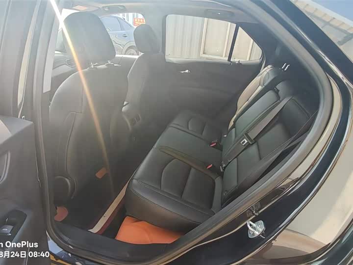 Фото 5 - Chevrolet Equinox