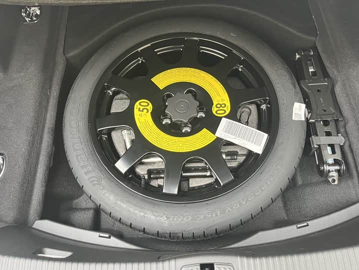 Фото 10 - Audi A8