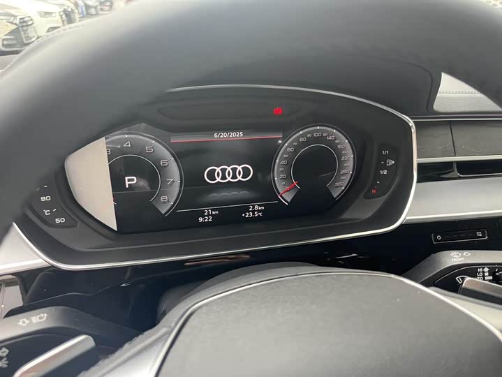 Фото 3 - Audi A8