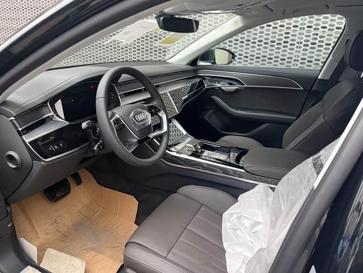 Фото 7 - Audi A8