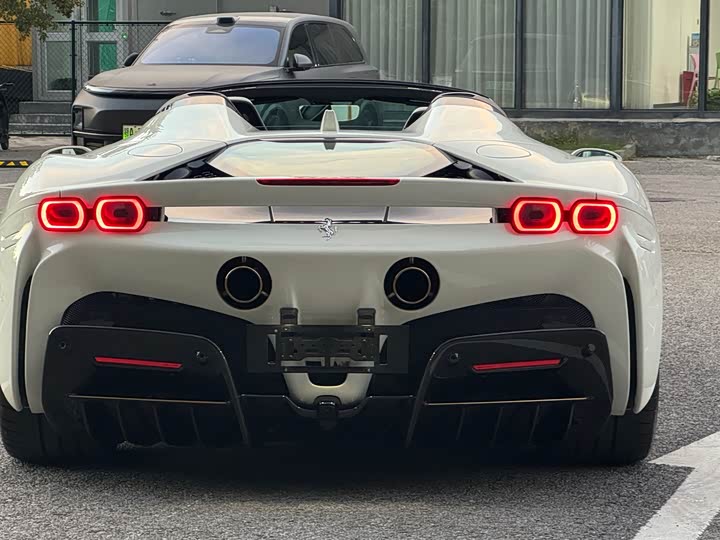 Фото 11 - Ferrari SF90