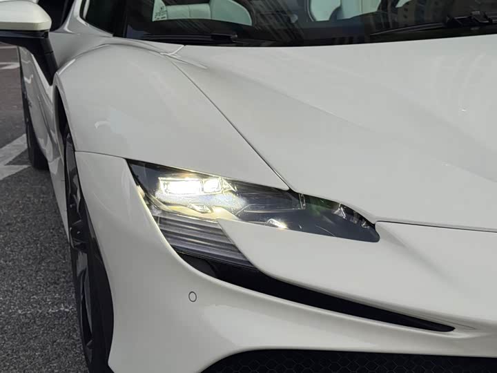 Фото 12 - Ferrari SF90