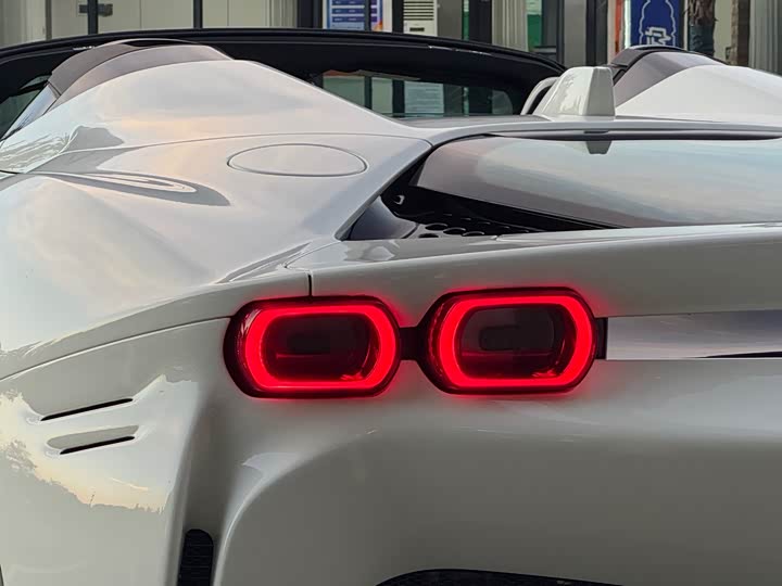 Фото 13 - Ferrari SF90