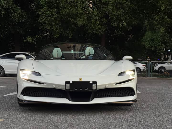 Фото 2 - Ferrari SF90