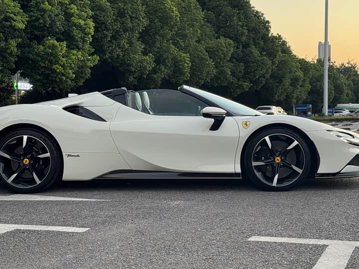 Фото 9 - Ferrari SF90