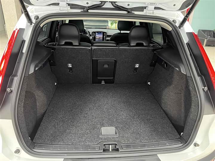 Фото 16 - Volvo XC40