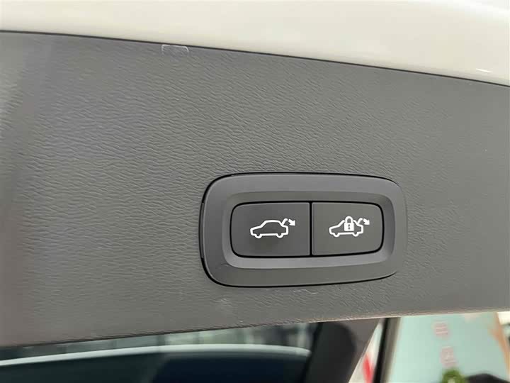 Фото 17 - Volvo XC40