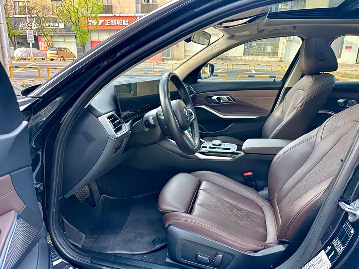 Фото 13 - BMW i3