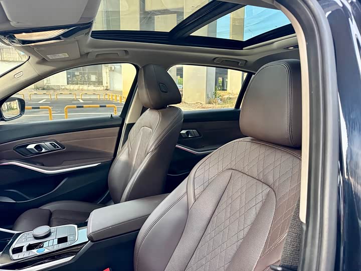 Фото 14 - BMW i3