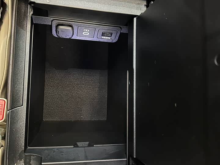 Фото 16 - Toyota Alphard