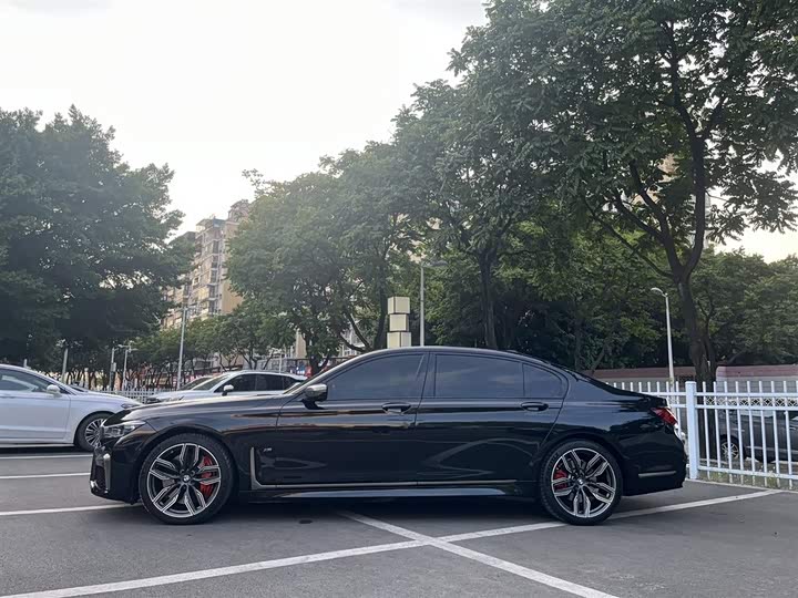 Фото 3 - BMW 7 Series