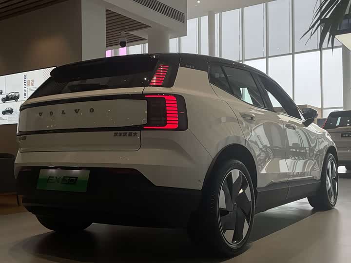 Фото 13 - Volvo EX30