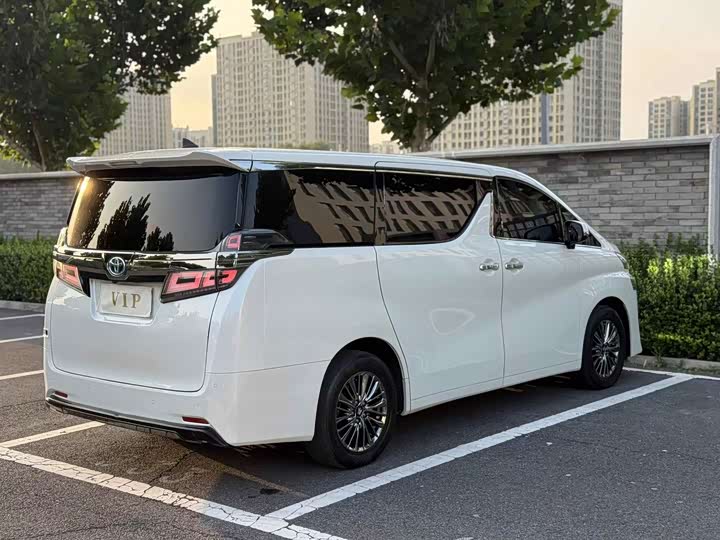 Фото 6 - Toyota Vellfire