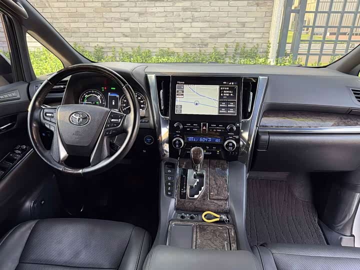 Фото 8 - Toyota Vellfire