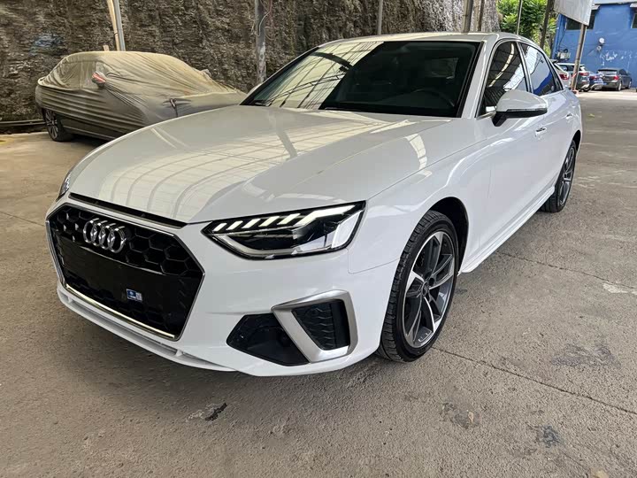 Фото 1 - Audi A4L