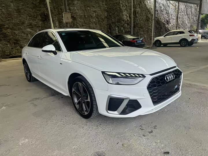 Фото 3 - Audi A4L