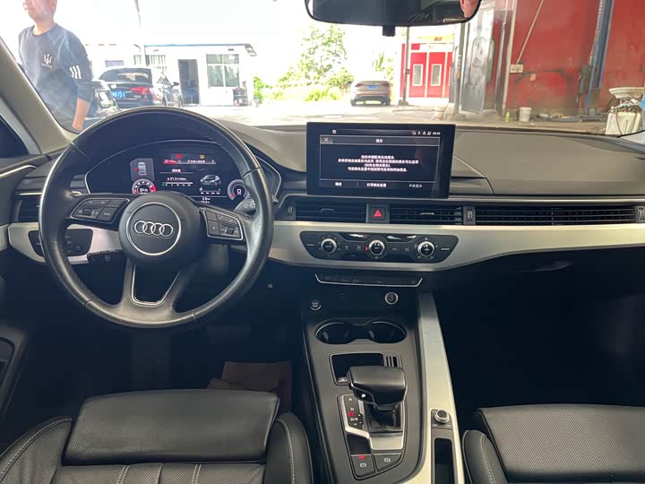 Фото 6 - Audi A4L