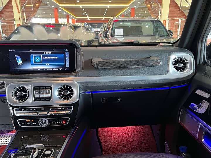 Фото 10 - Mercedes-Benz G-Class