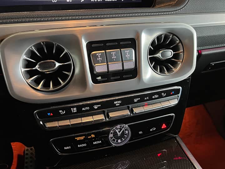 Фото 15 - Mercedes-Benz G-Class