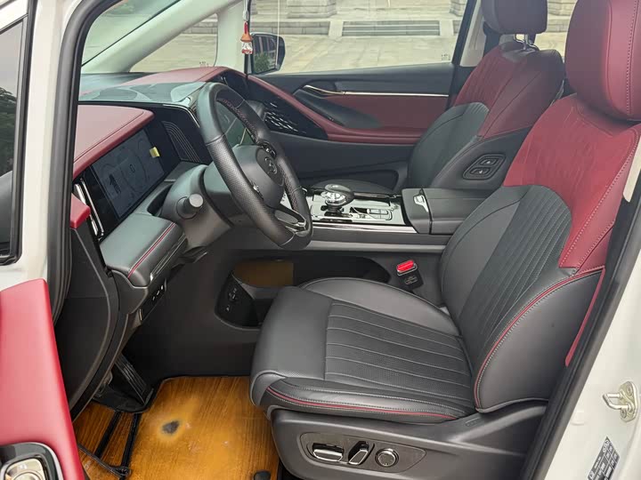 Фото 12 - GAC Trumpchi E9