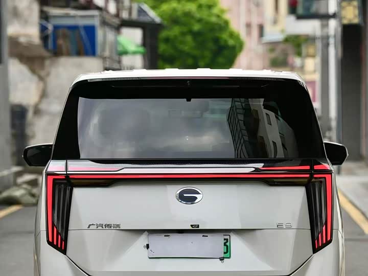 Фото 16 - GAC Trumpchi E9